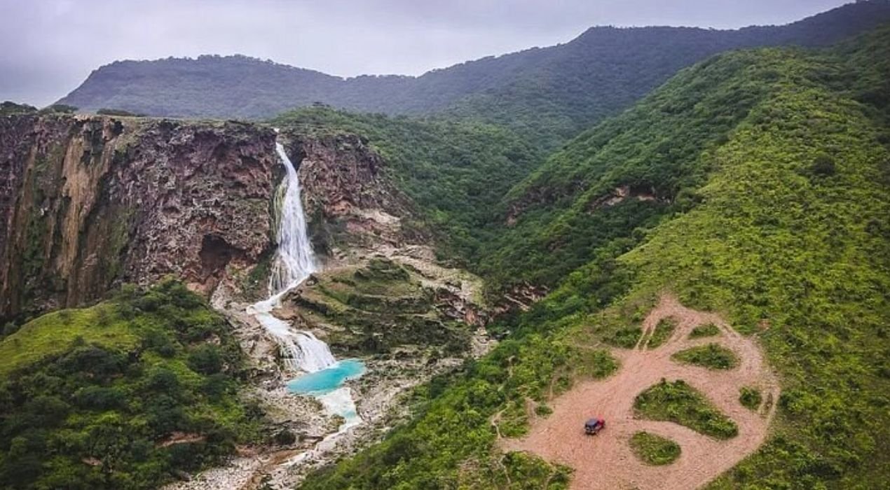 famous mountains in Salalah