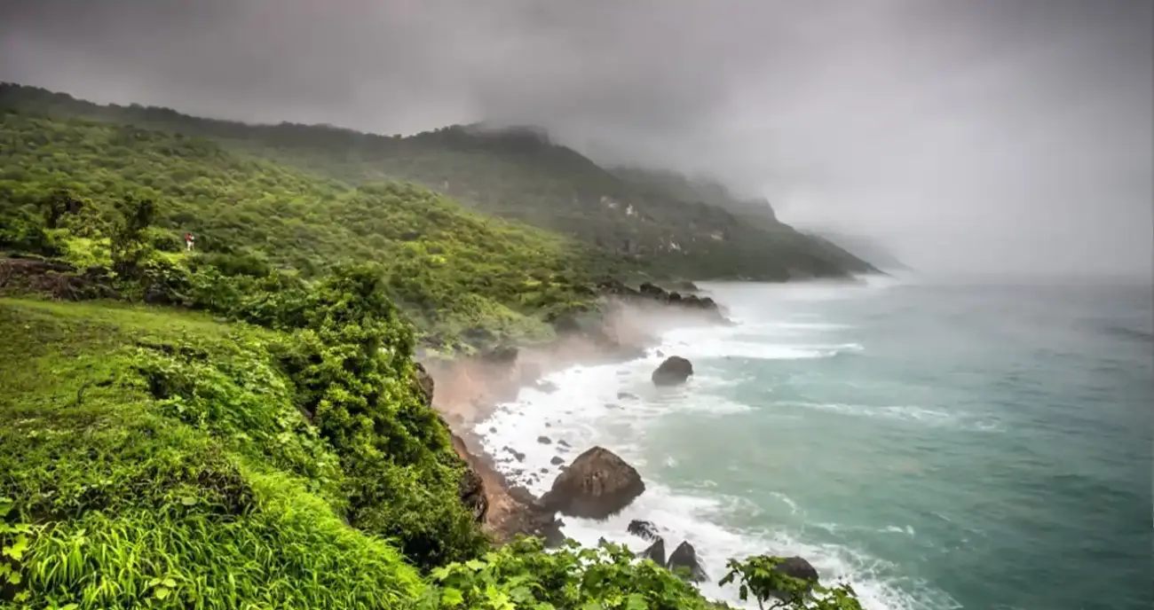 Visit Dhalkut, Oman Where the Mountains Kiss the Sea