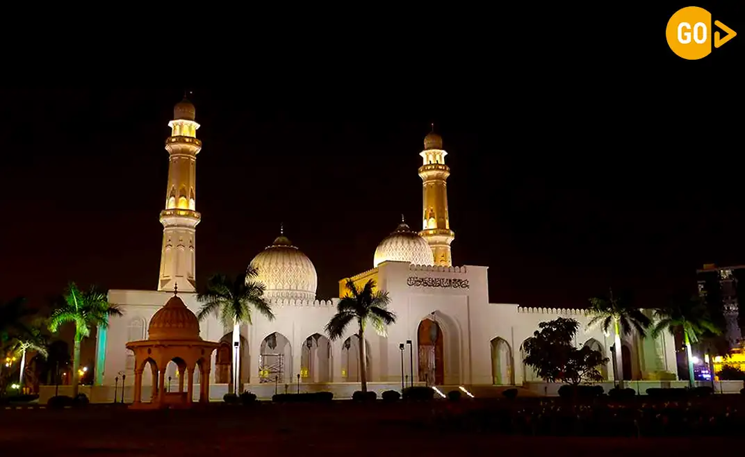 sultan-qaboos-mosque-salalah-at-night