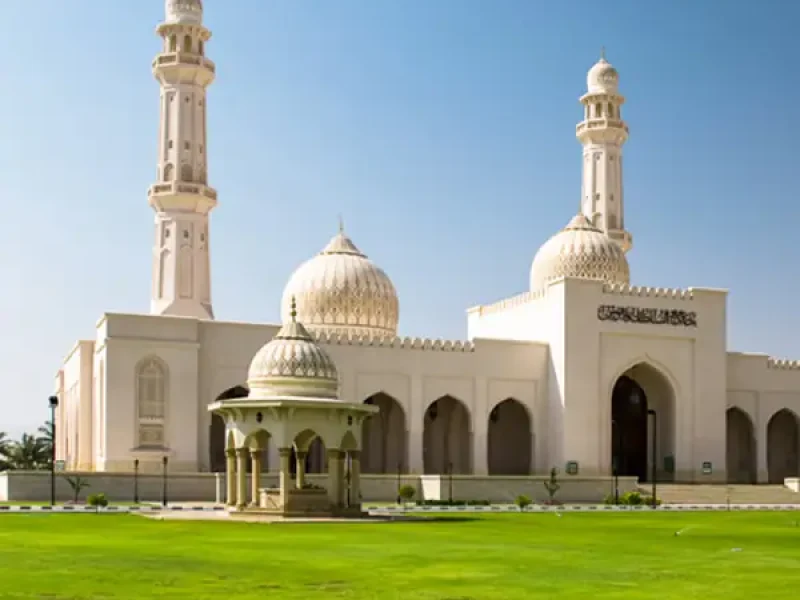 Salalah-City-Sightseeing-Tour-–-Shopping-Local-Culture.webp
