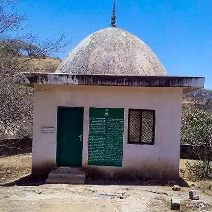 Tombs of Hud and Saleh